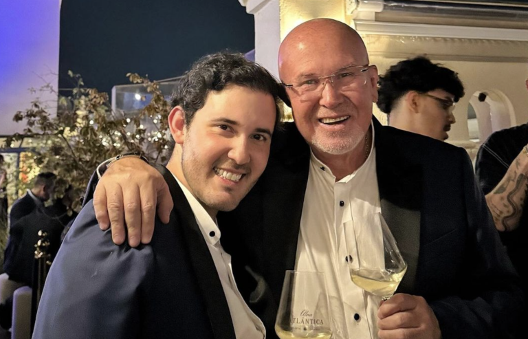 ¡Marido y marido! Carlos Bruce se casó en  España